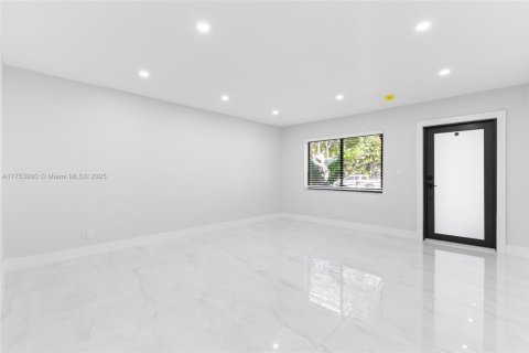 House in Coral Springs, Florida 3 bedrooms, 159.23 sq.m. № 1500545 - photo 6