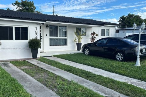 House in Miami, Florida 3 bedrooms, 125.14 sq.m. № 1948214 - photo 2