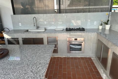 House in Miami, Florida 3 bedrooms, 125.14 sq.m. № 1948214 - photo 7