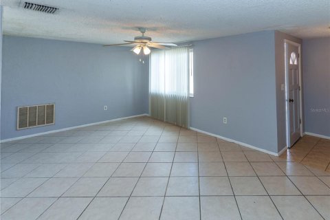 Villa ou maison à vendre à New Port Richey, Floride: 3 chambres, 111.2 m2 № 2102163 - photo 2