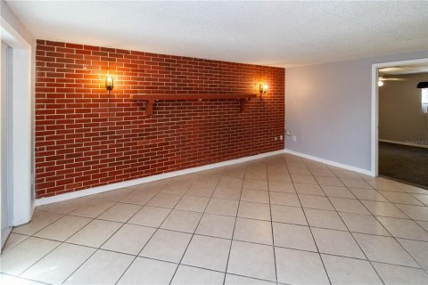 Villa ou maison à vendre à New Port Richey, Floride: 3 chambres, 111.2 m2 № 2102163 - photo 11