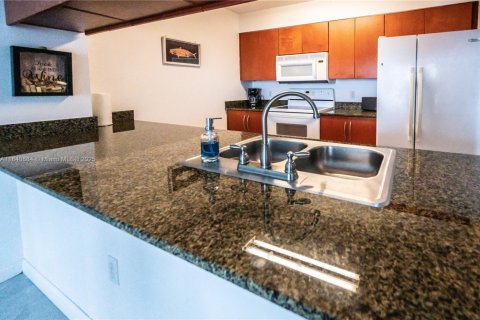 Copropriété à louer à Miami, Floride: 1 chambre, 76.64 m2 № 1830230 - photo 4