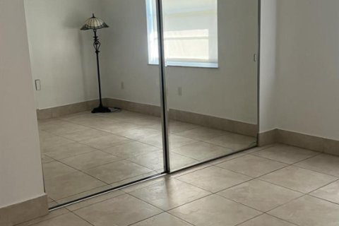 Condo in St. Lucie, Florida, 2 bedrooms № 2249599 - photo 25