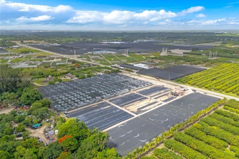 Купить коммерческую недвижимость в Майами, Флорида № 2436140 - фото 19