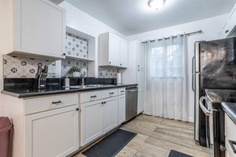 Снять в аренду квартиру в Орландо, Флорида 3 комнаты, 74.32м2, № 637031 - фото 21