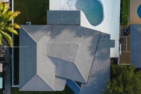 House in North Miami, Florida 3 bedrooms, 155.8 sq.m. № 1964520 - photo 6