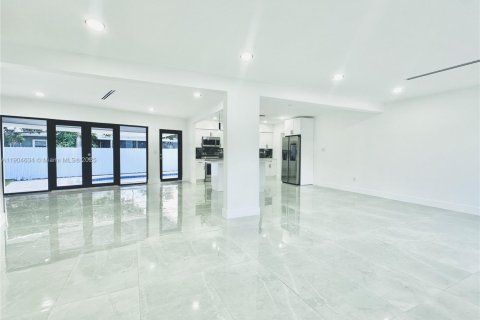 House in North Miami, Florida 3 bedrooms, 155.8 sq.m. № 1964520 - photo 8