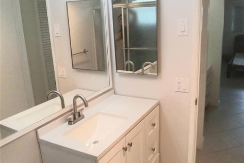 Copropriété à louer à Hollywood, Floride: 1 chambre, 72 m2 № 2290413 - photo 13