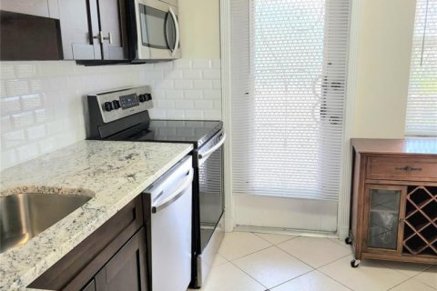 Copropriété à louer à Hollywood, Floride: 1 chambre, 72 m2 № 2290413 - photo 8