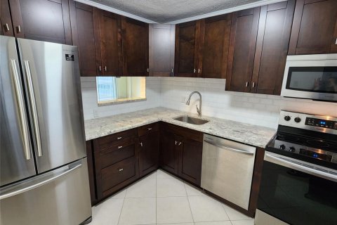 Condo à Hollywood, Floride, 1 chambre  № 2290413