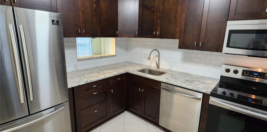 Condo à Hollywood, Floride, 1 chambre № 2290413