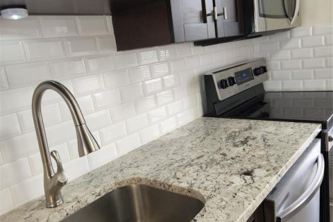 Copropriété à louer à Hollywood, Floride: 1 chambre, 72 m2 № 2290413 - photo 6