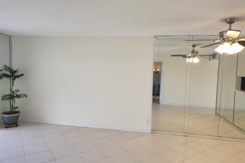 Copropriété à louer à Hollywood, Floride: 1 chambre, 72 m2 № 2290413 - photo 10