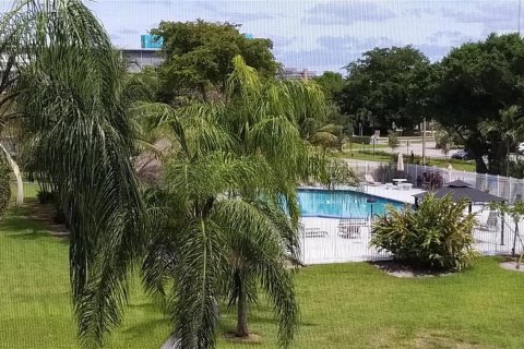 Copropriété à louer à Hollywood, Floride: 1 chambre, 72 m2 № 2290413 - photo 17
