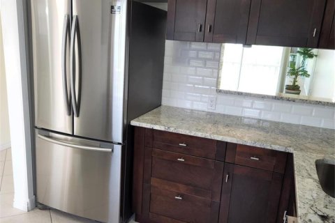 Copropriété à louer à Hollywood, Floride: 1 chambre, 72 m2 № 2290413 - photo 5