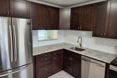 Copropriété à louer à Hollywood, Floride: 1 chambre, 72 m2 № 2290413 - photo 4