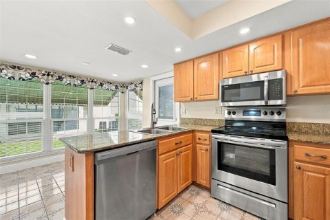 House in Palm Harbor, Florida 2 bedrooms, 113.34 sq.m. № 2387349 - photo 13