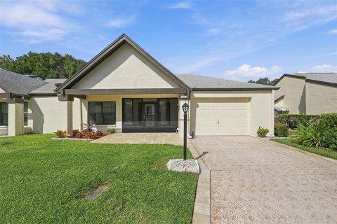 House in Palm Harbor, Florida 2 bedrooms, 113.34 sq.m. № 2387349 - photo 3