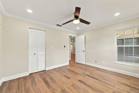 House in Palm Harbor, Florida 2 bedrooms, 113.34 sq.m. № 2387349 - photo 21