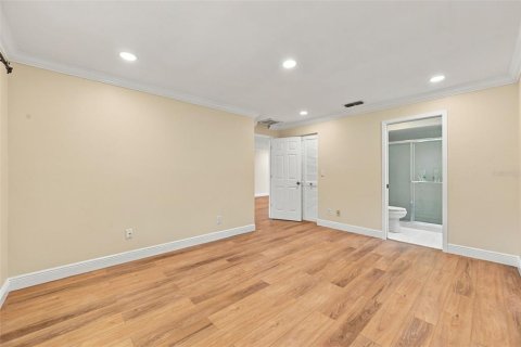 House in Palm Harbor, Florida 2 bedrooms, 113.34 sq.m. № 2387349 - photo 18