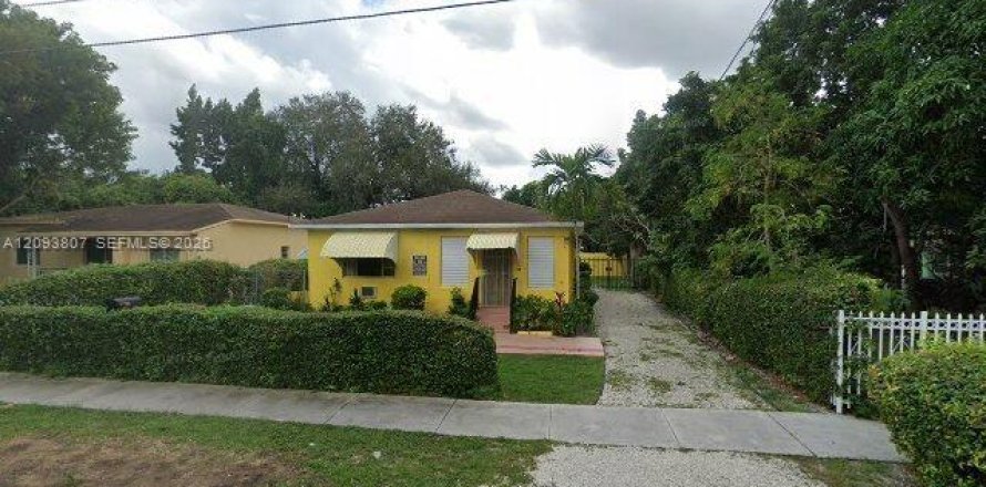 Immobilier commercial à Miami, Floride 147.99 m2 № 2390176