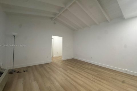 Copropriété à louer à Miami Beach, Floride: 1 chambre, 56.11 m2 № 1931073 - photo 4