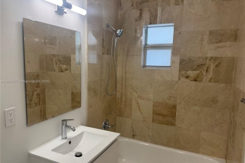 Copropriété à louer à Miami Beach, Floride: 1 chambre, 56.11 m2 № 1931073 - photo 3