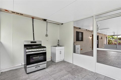 Купить виллу или дом в Лейк-Мэри, Флорида 6 комнат, 149.39м2, № 2329466 - фото 10