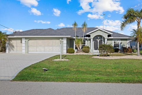 Villa ou maison à vendre à Rotonda, Floride: 3 chambres, 172.71 m2 № 1569752 - photo 1