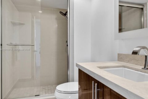 Copropriété à vendre à Miami, Floride: 2 chambres, 136.47 m2 № 2082550 - photo 18
