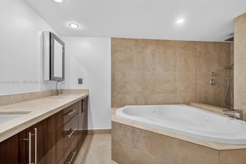 Copropriété à vendre à Miami, Floride: 2 chambres, 136.47 m2 № 2082550 - photo 22