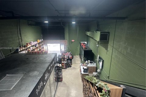 Купить коммерческую недвижимость в Майами, Флорида № 2058082 - фото 10
