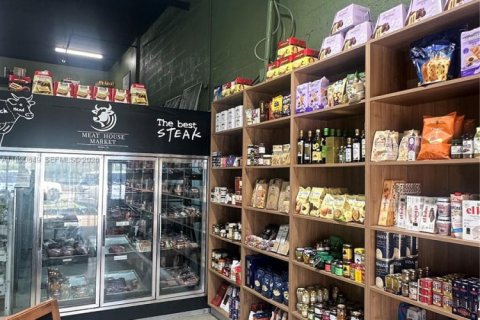 Купить коммерческую недвижимость в Майами, Флорида № 2058082 - фото 4