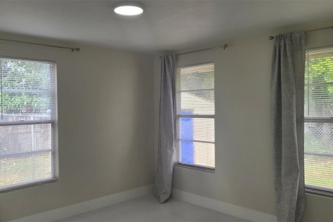 Casa en alquiler en Hollywood, Florida, 3 dormitorios, 103.86 m2 № 2057502 - foto 9