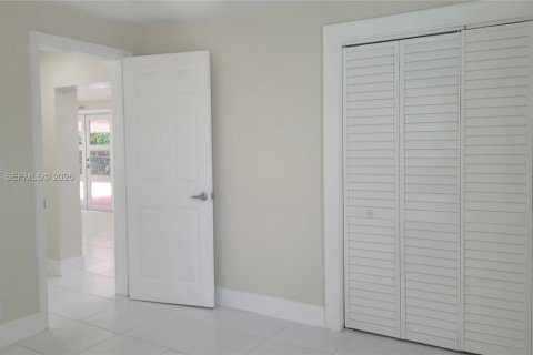 Casa en alquiler en Hollywood, Florida, 3 dormitorios, 103.86 m2 № 2057502 - foto 8
