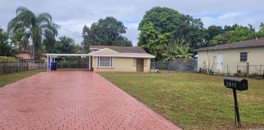 Casa en Hollywood, Florida 3 dormitorios, 103.86 m2 № 2057502