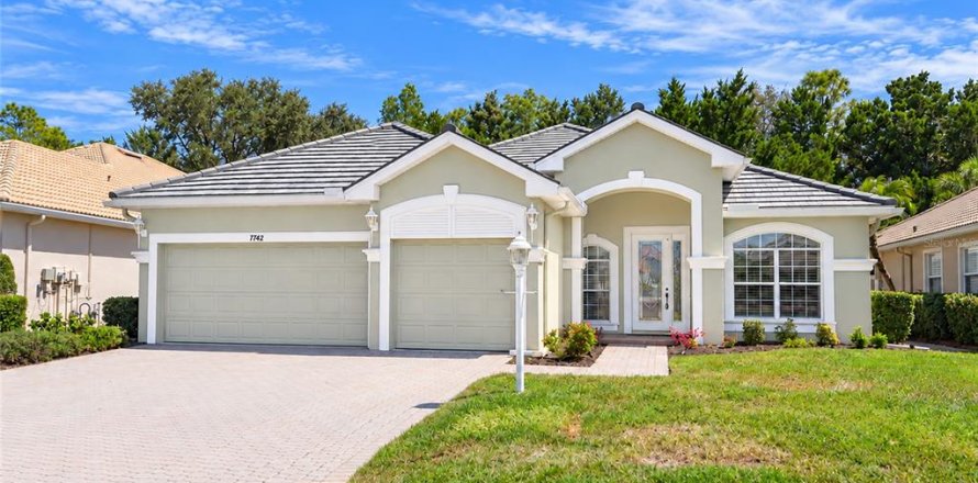 Villa ou maison à Lakewood Ranch, Floride 4 chambres, 210.52 m2 № 2395794