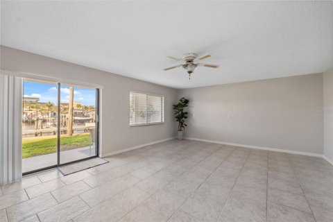 Touwnhouse à vendre à Dunedin, Floride: 3 chambres, 189.8 m2 № 1653577 - photo 12