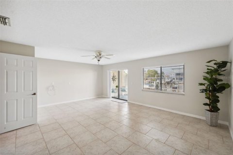 Touwnhouse à vendre à Dunedin, Floride: 3 chambres, 189.8 m2 № 1653577 - photo 11