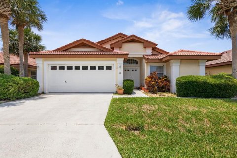 House in Palm Coast, Florida 3 bedrooms, 170.2 sq.m. № 1754831 - photo 1