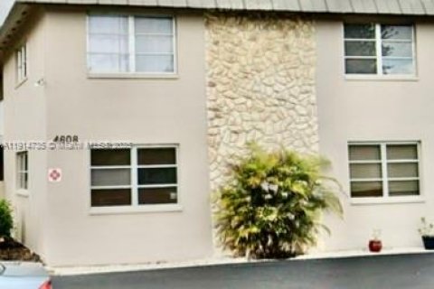 Condo à Cape Coral, Floride, 2 chambres  № 2037995