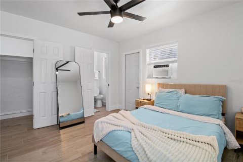 Duplex in Madeira Beach, Florida 2 bedrooms, 81.29 sq.m. № 2402721 - photo 17
