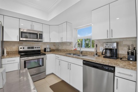 Villa ou maison à louer à Boca Raton, Floride: 3 chambres, 163.97 m2 № 2185294 - photo 11