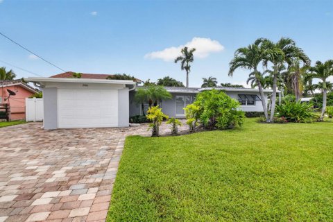 Villa ou maison à louer à Boca Raton, Floride: 3 chambres, 163.97 m2 № 2185294 - photo 2
