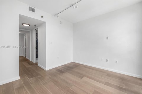 Copropriété à louer à Miami Beach, Floride: 3 chambres, 221.85 m2 № 2168154 - photo 28