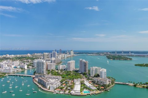 Condo à Miami Beach, Floride, 3 chambres  № 2168154