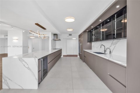 Copropriété à louer à Miami Beach, Floride: 3 chambres, 221.85 m2 № 2168154 - photo 12