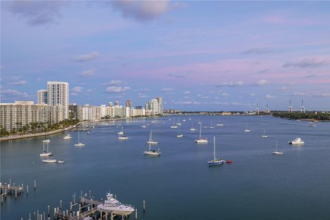 Copropriété à louer à Miami Beach, Floride: 3 chambres, 221.85 m2 № 2168154 - photo 21