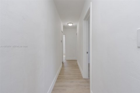 Villa ou maison à vendre à North Miami Beach, Floride: 3 chambres, 97.55 m2 № 2031479 - photo 11