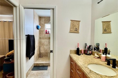 Casa en venta en Homestead, Florida, 3 dormitorios, 148.46 m2 № 1981310 - foto 16